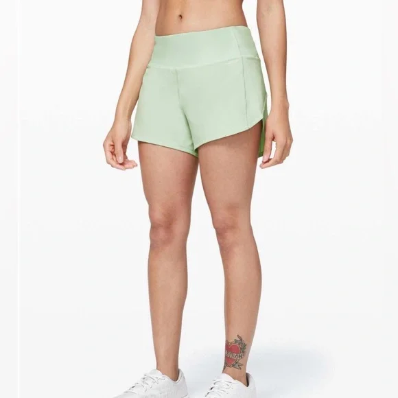 Lululemon Speed Up Short Long, Size 8 - Picture 2 of 10